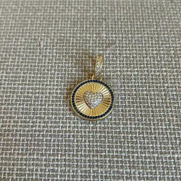 Roxane Assoulin Just Charms The Love Charm - Picture 4 of 5